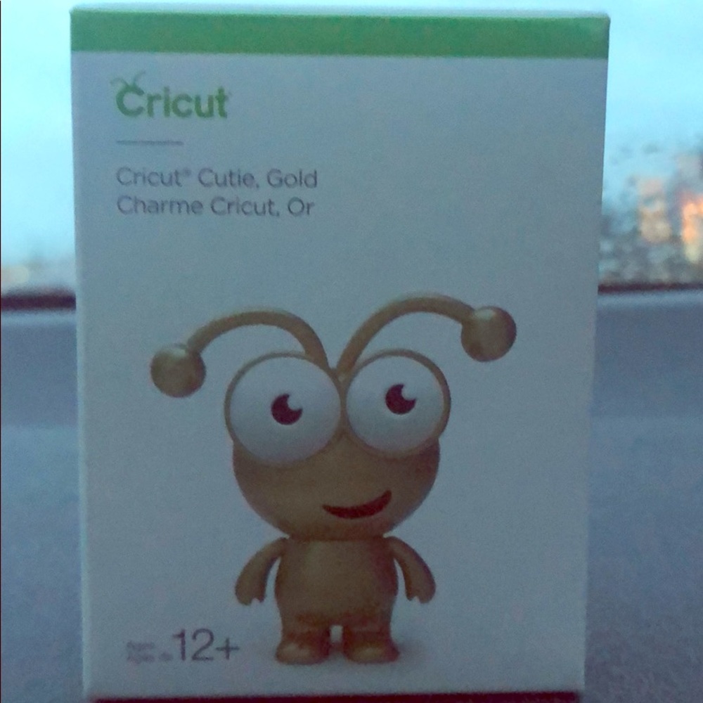 RARE Cricut Cutie Gold